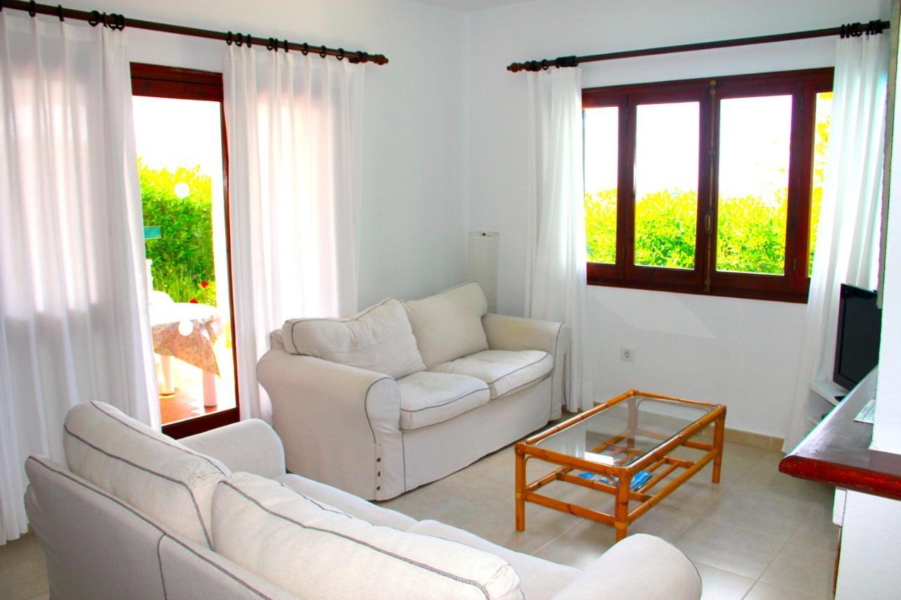 Villa Celia Son Bou Bagian luar foto