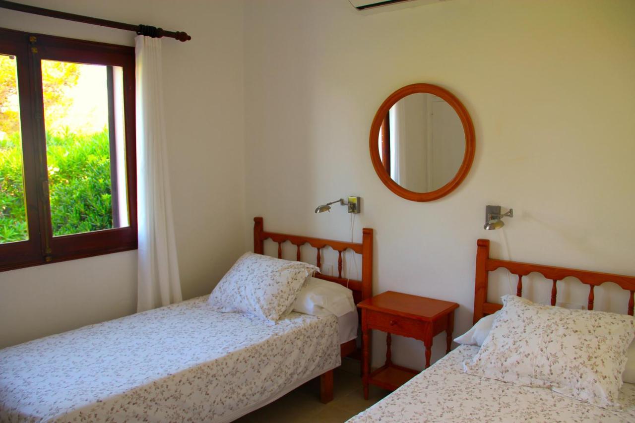 Villa Celia Son Bou Bagian luar foto
